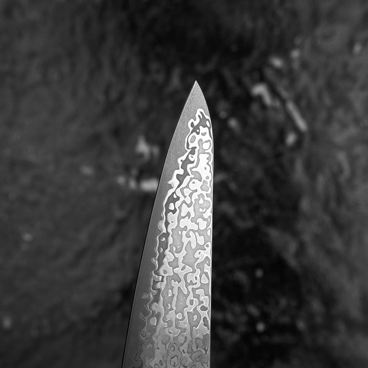 Ko-Santoku 15 cm Hatsukokoro Hikari Kurozame SLD Damascus
