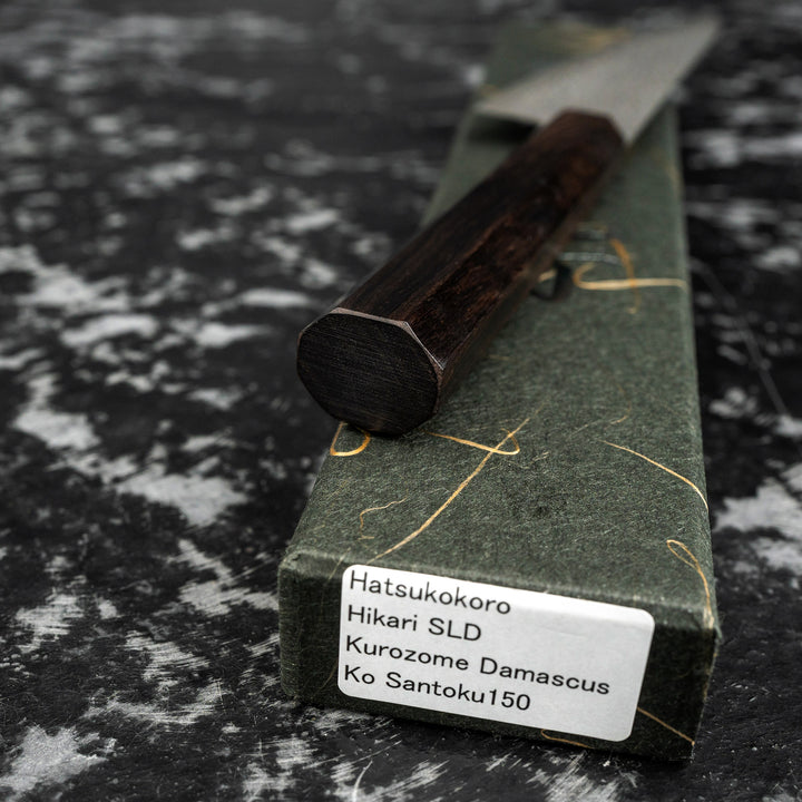 Ko-Santoku 15 cm Hatsukokoro Hikari Kurozame SLD Damascus