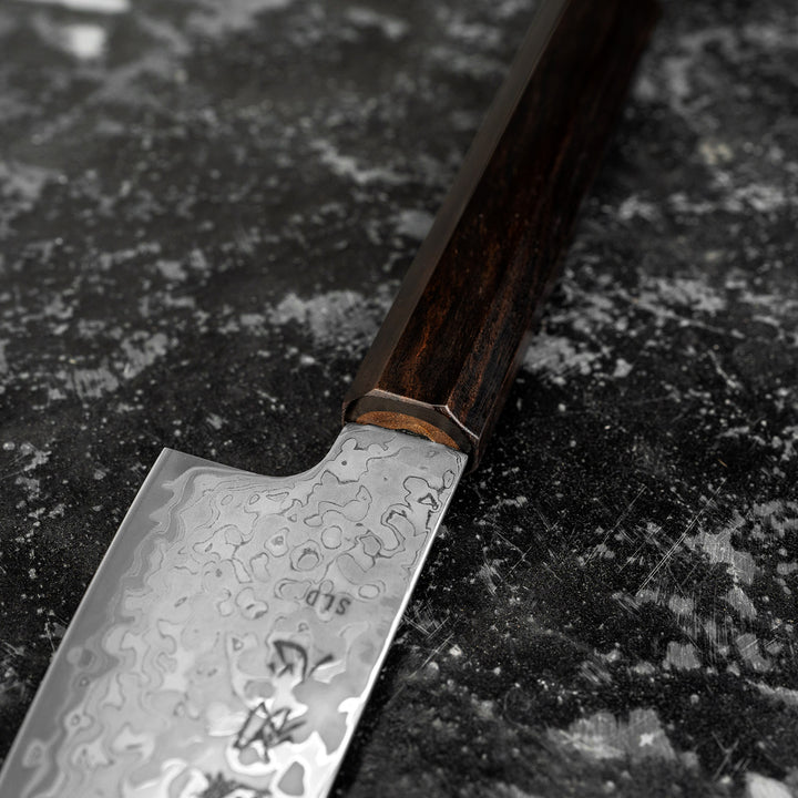 Ko-Santoku 15 cm Hatsukokoro Hikari Kurozame SLD Damascus