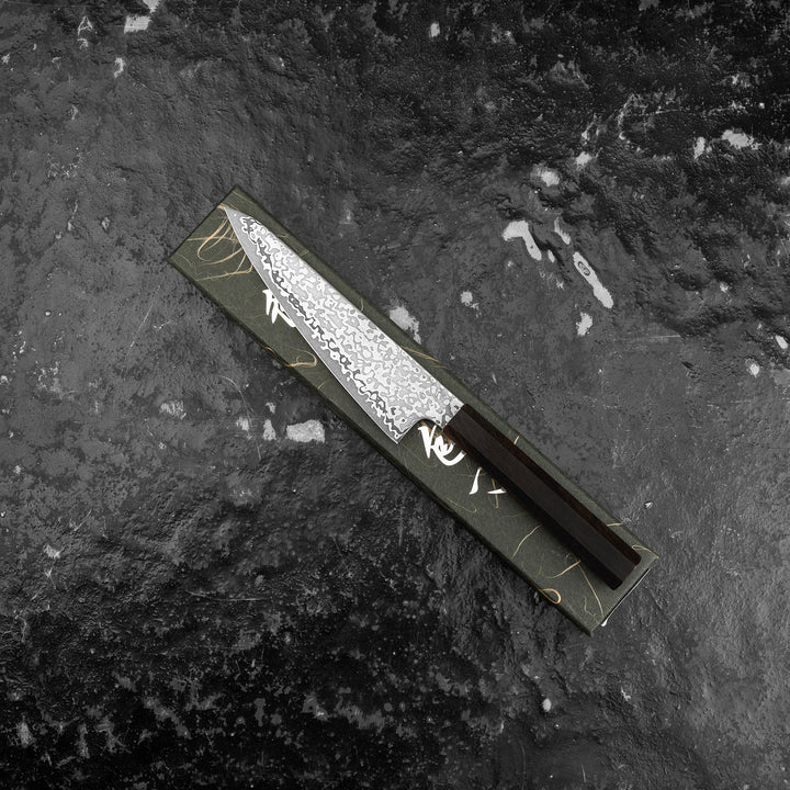 Ko-Santoku 15 cm Hatsukokoro Hikari Kurozame SLD Damascus