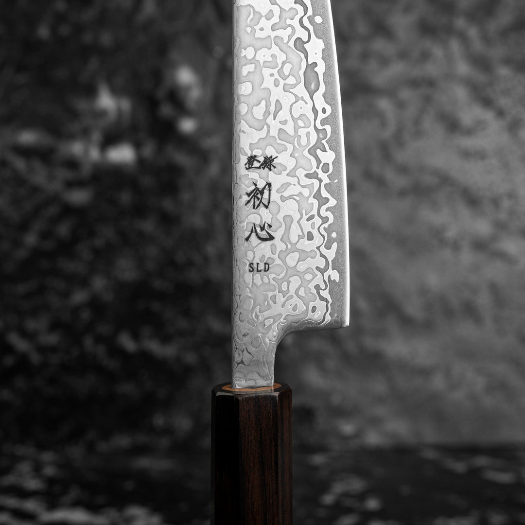 Petty 13 cm Hatsukokoro Hikari Kurozame SLD Damascus