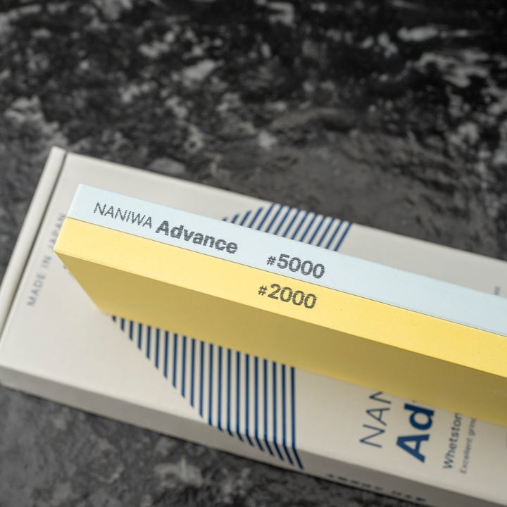 Dwustronny kamień do ostrzenia 2000/5000 Naniwa Advanced